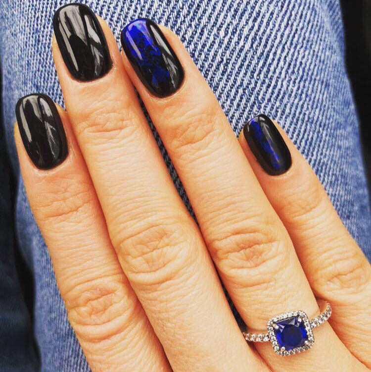 Manhattan Nails Salon logo